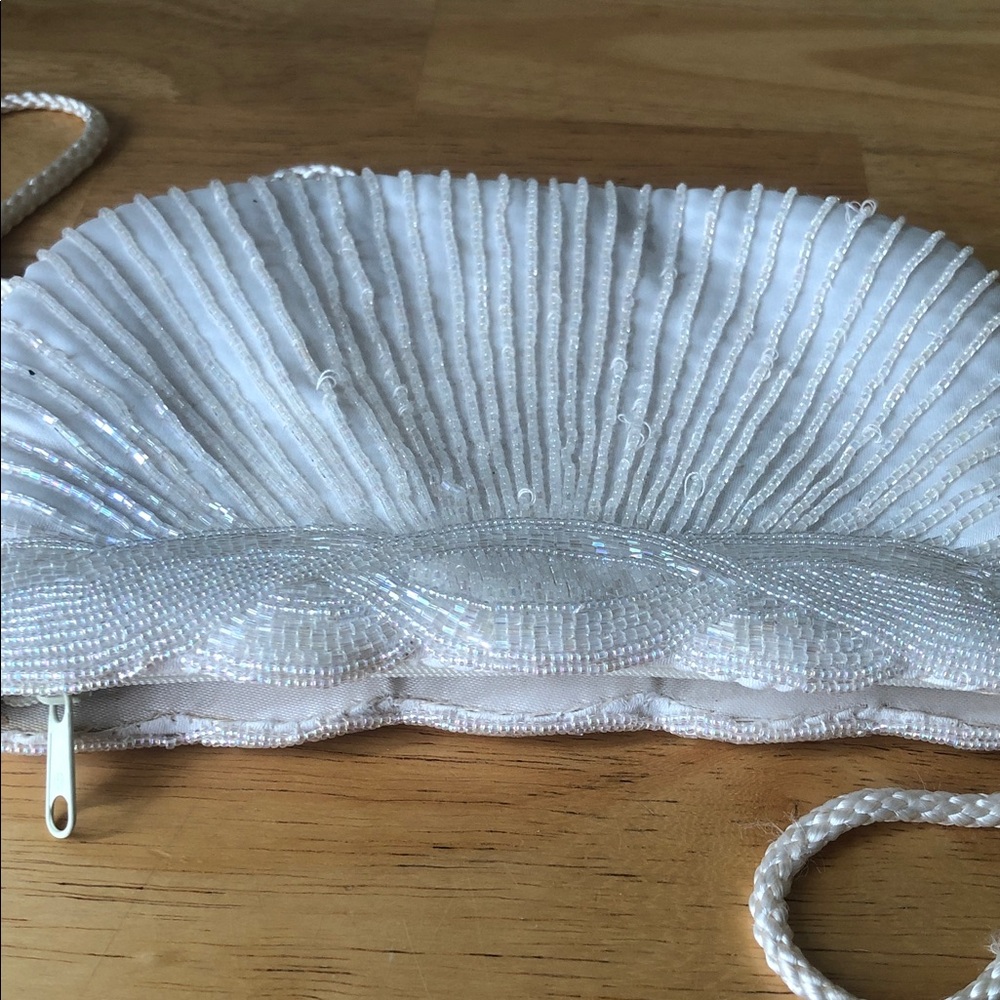 Woman’s rare elegant White Beaded Evening Clutch with Braided Strap - Picture 3 of 9